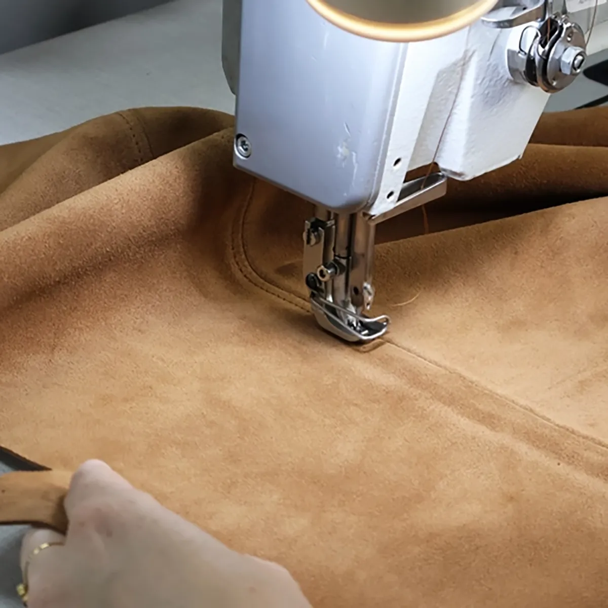 Atelier formation couture machine - Confectionnez votre sac à main en cuir Séverine - Intermédiaire - Image 6