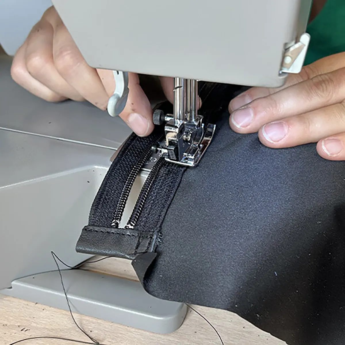 Atelier formation couture machine - Confectionnez votre sac de voyage en cuir - Avancé - Image 5