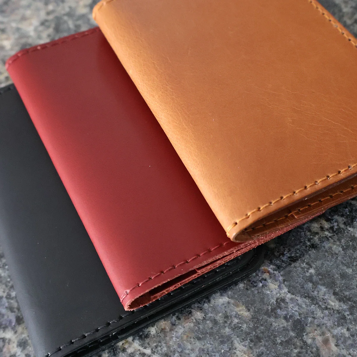 Kit DIY - Porte-passeport en cuir de croupon tannage végétal - NOIR - Image 5