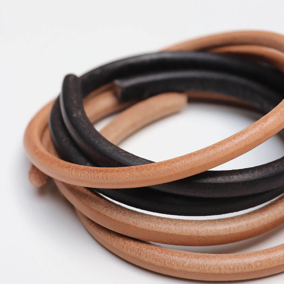 Lacet en cuir Teinté Huilé Rond – NATUREL - Image 2