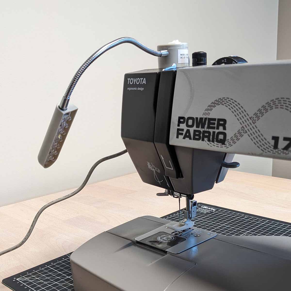 Lampe magnétique 20 LED avec prise USB pour machine à coudre - Image 3