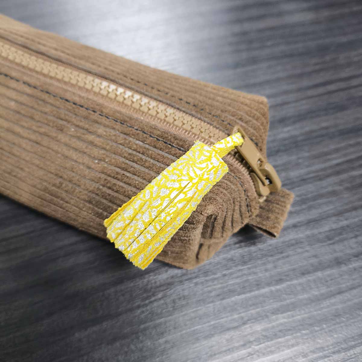 Lot de 5 découpes POMPONS pour porte-clés en cuir FANTAISIE - Image 2