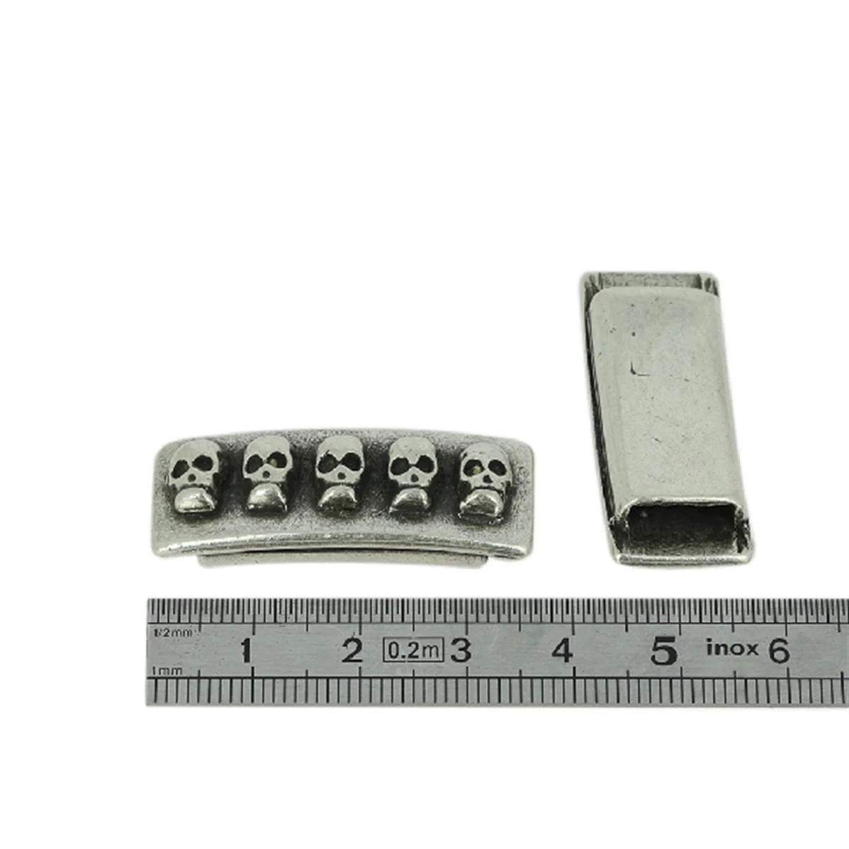 Coulissant CINQ TÊTES DE MORT - Lanière de 10 mm - ARGENT VIEILLI - Image 2