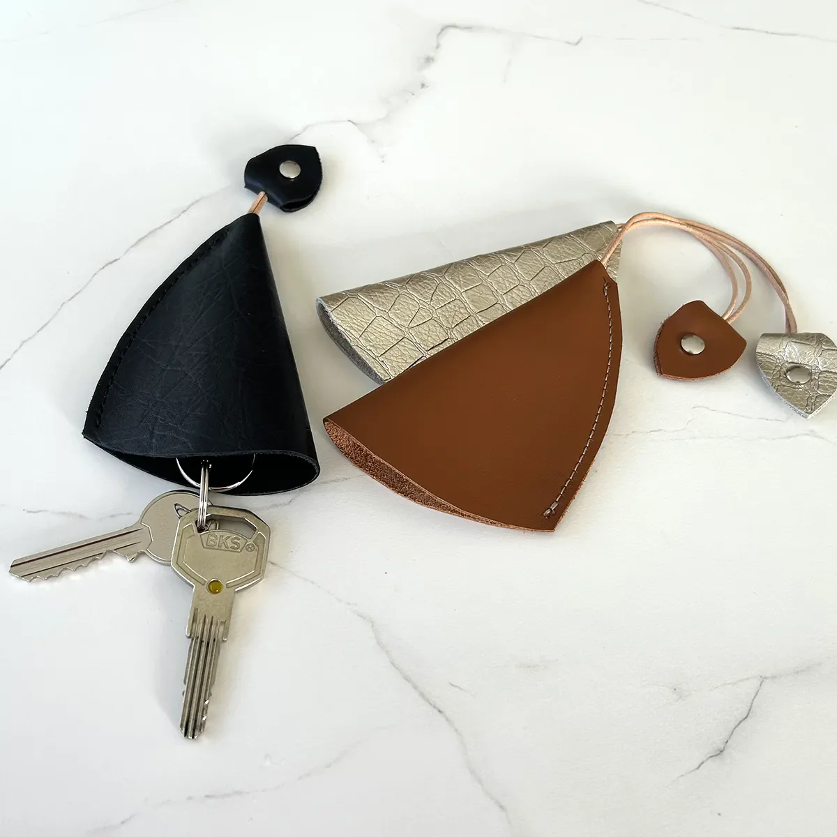 Tutoriel et patron cloche à clés en cuir - Deco Cuir - Image 2